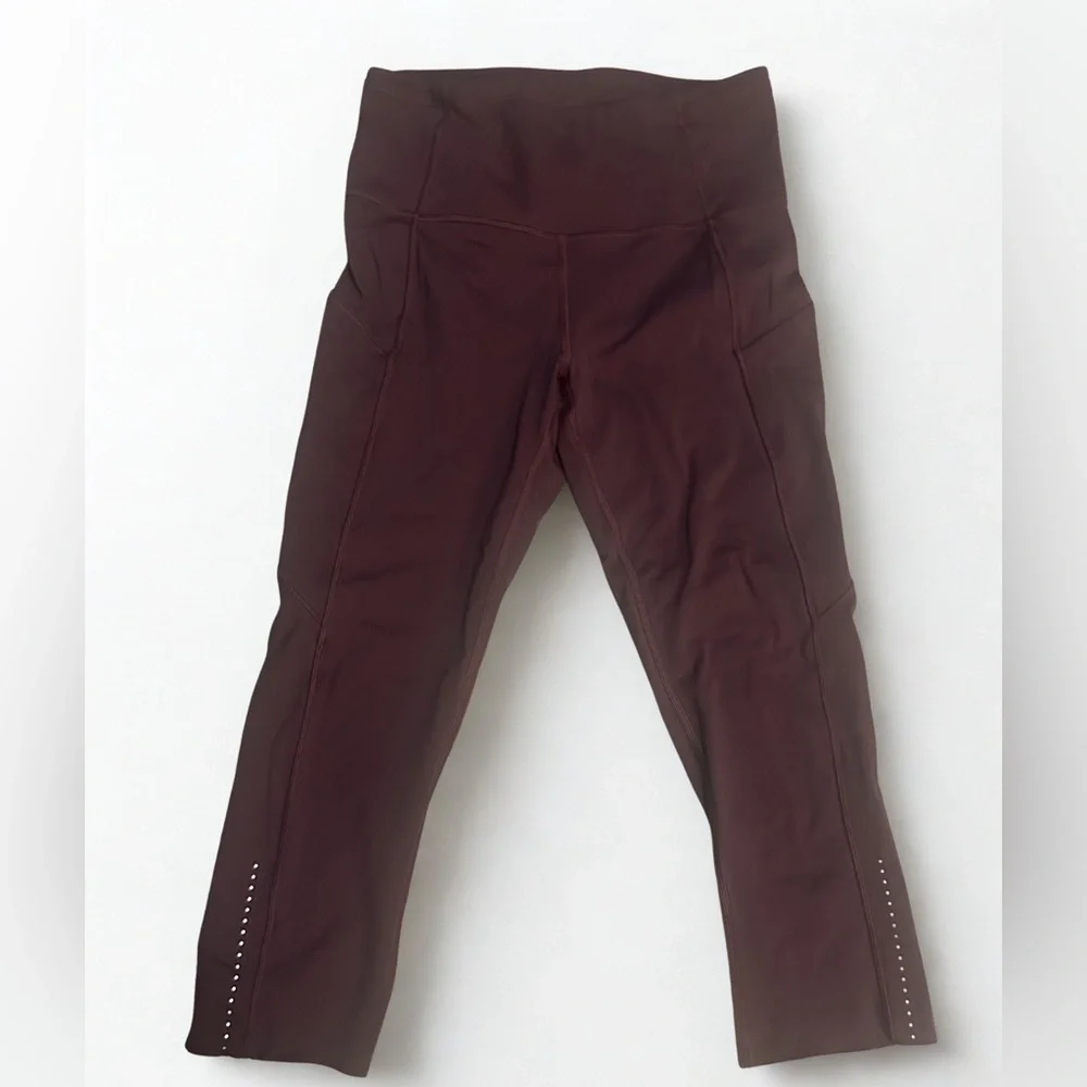 Lululemon Maroon Dot‑Detail Crop Leggings – Size 6 – Excellent Condition